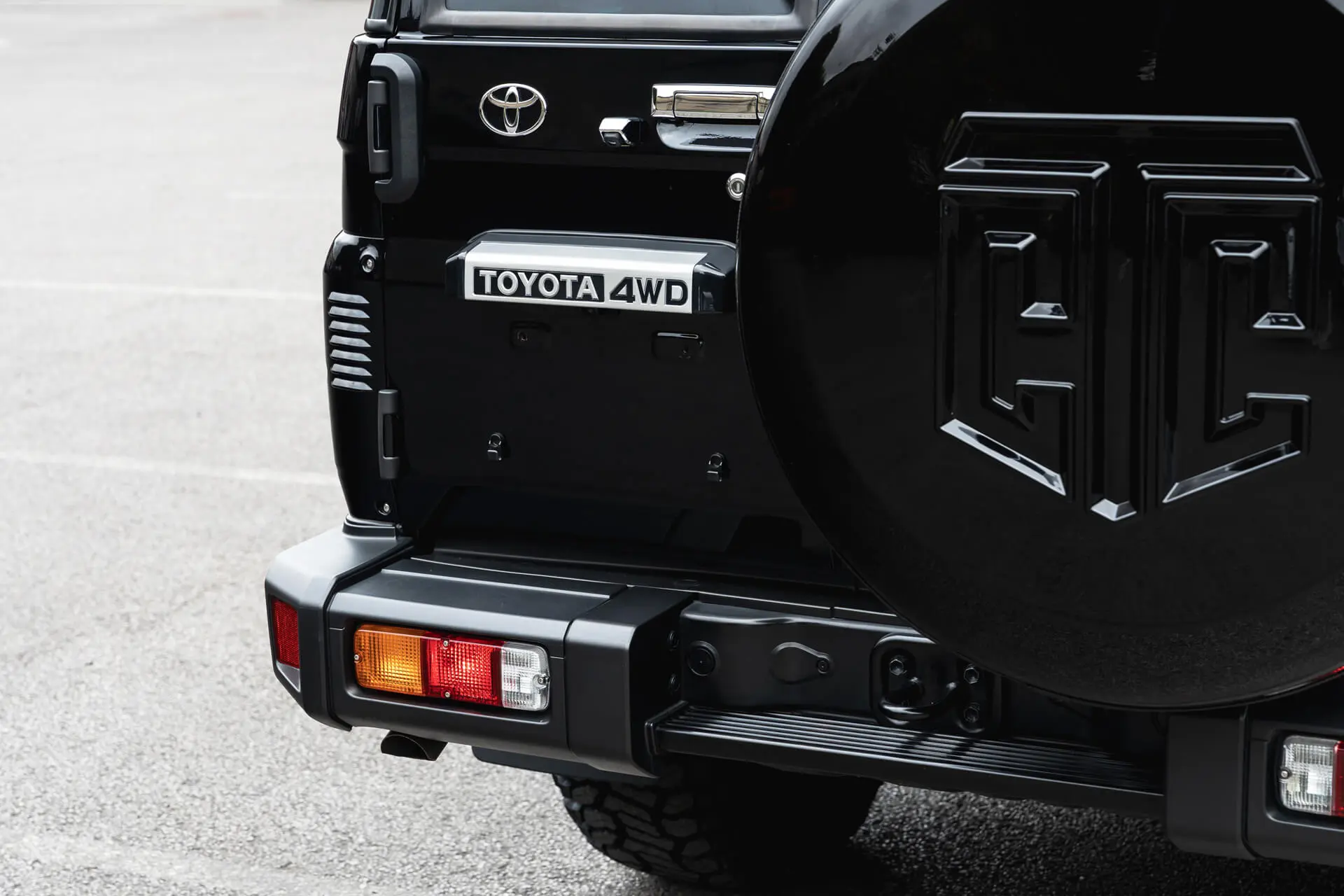 Toyota Land Cruiser 70 CTC Crest Hard Spare Wheel Cover (2023 Onwards) - Image 11