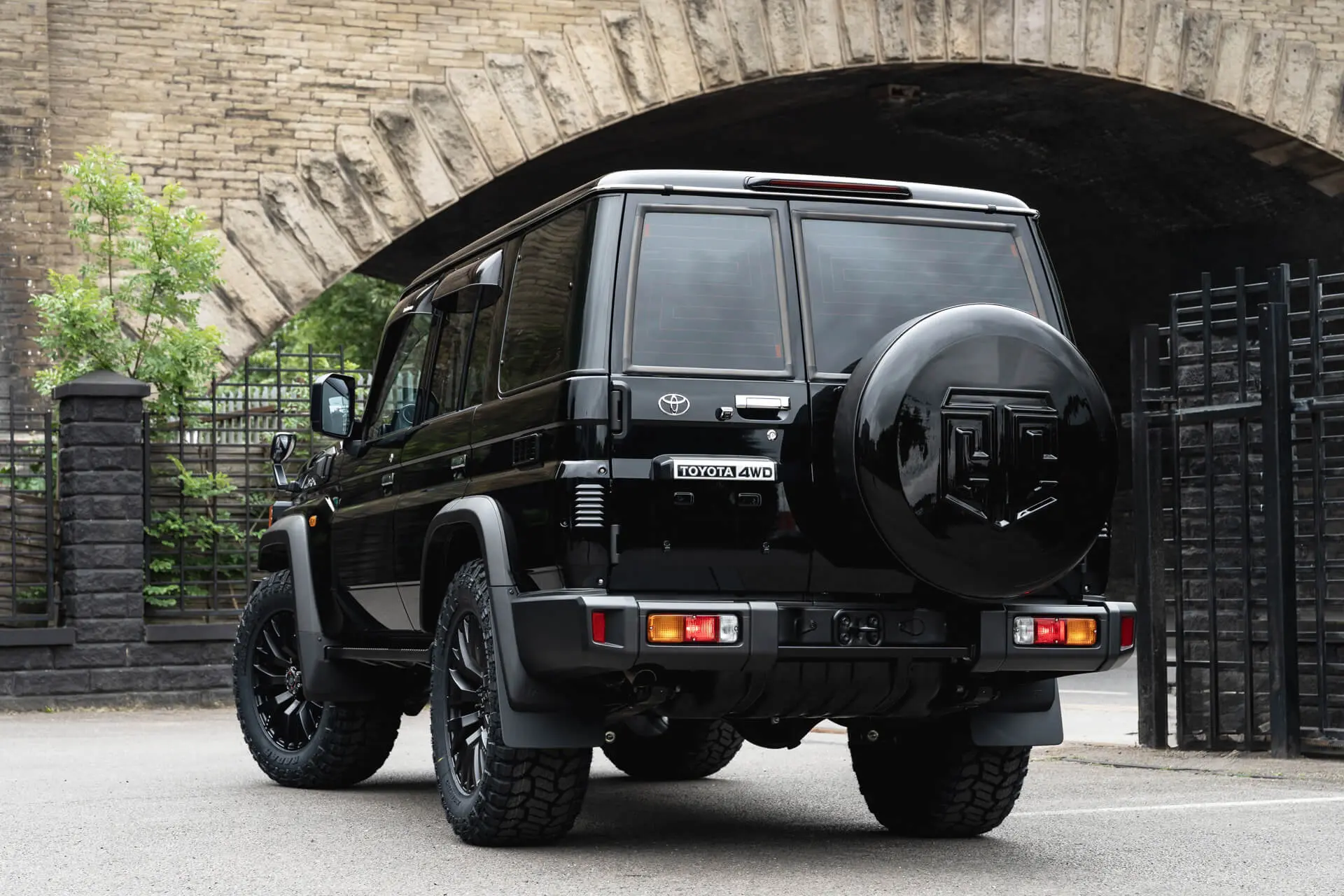 Toyota Land Cruiser 70 CTC Crest Hard Spare Wheel Cover (2023 Onwards) - Image 3