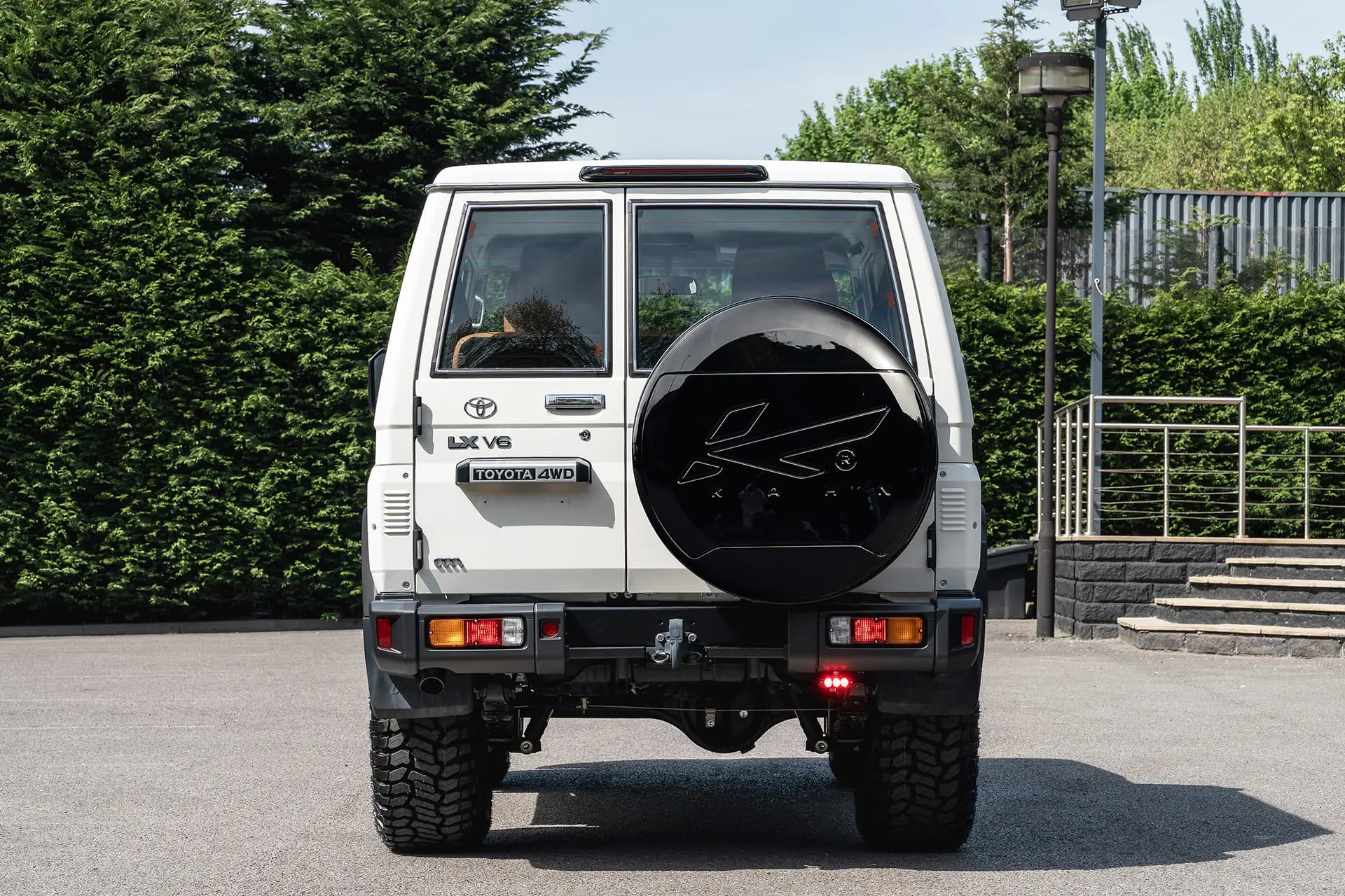 KAHN® Hard Spare Wheel Cover FOR Toyota Land Cruiser 70 (2023 Onwards) - Image 4