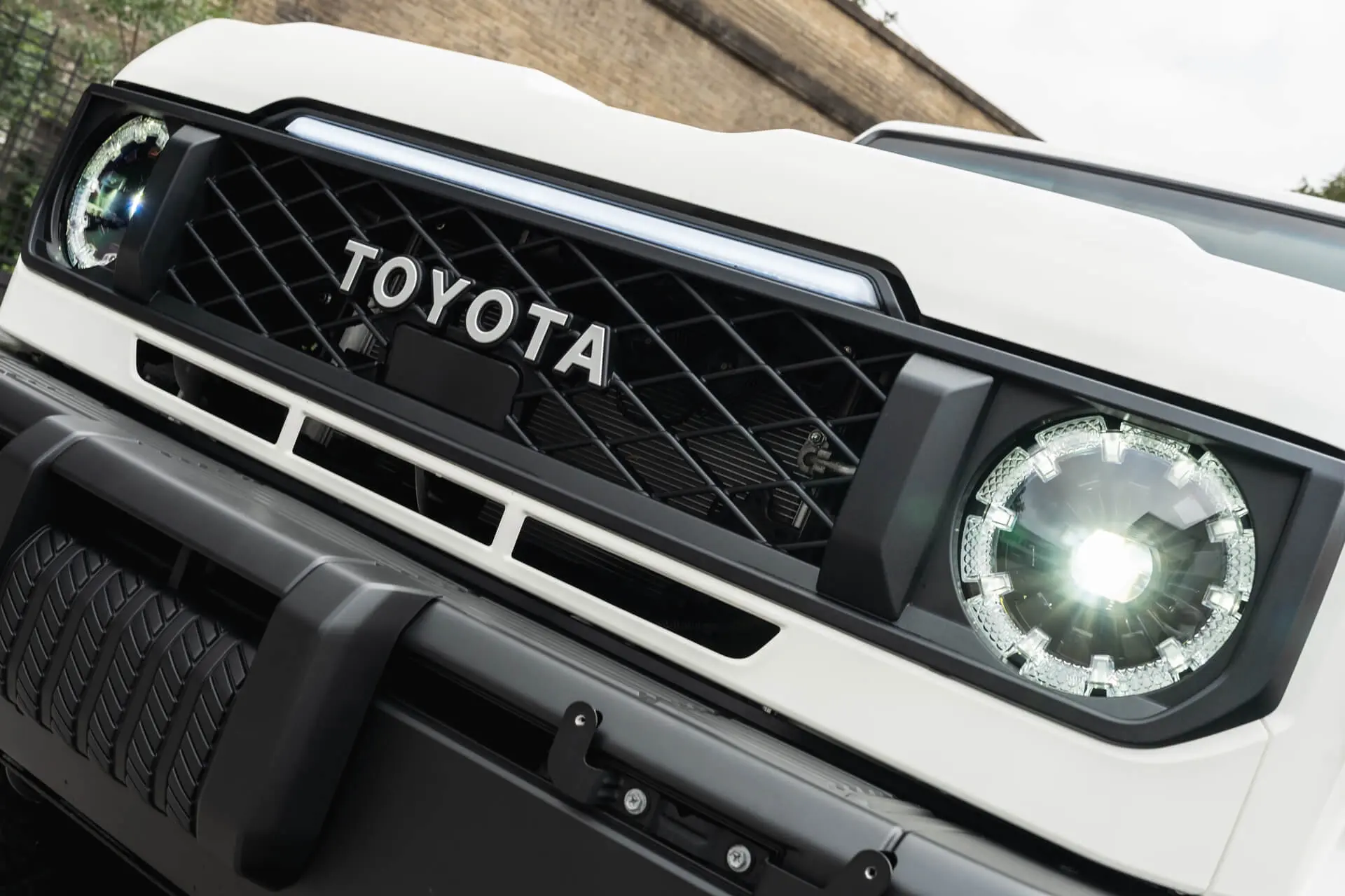LED Facelift Headlights with DRL’s for Toyota Land Cruiser 70 (2023 Onwards) - Image 3